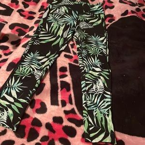 Green and black floral print fern yoga pants
